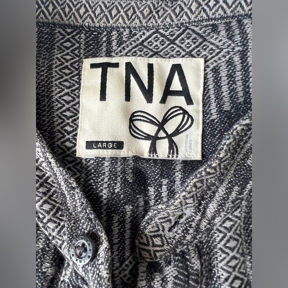 TNA 2010 Black Grey Boho Bohemian Western Country Button Up Womens Short Small - Picture 2 of 11